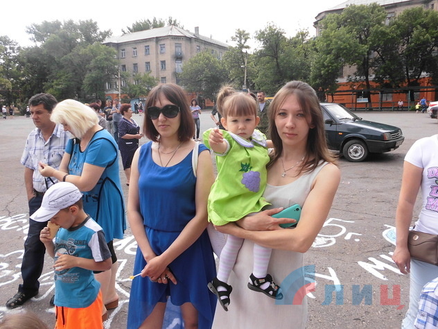 Праздник, посвященный Международному дню защиты детей, в поселке Белореченский, 1 июня 2015 года