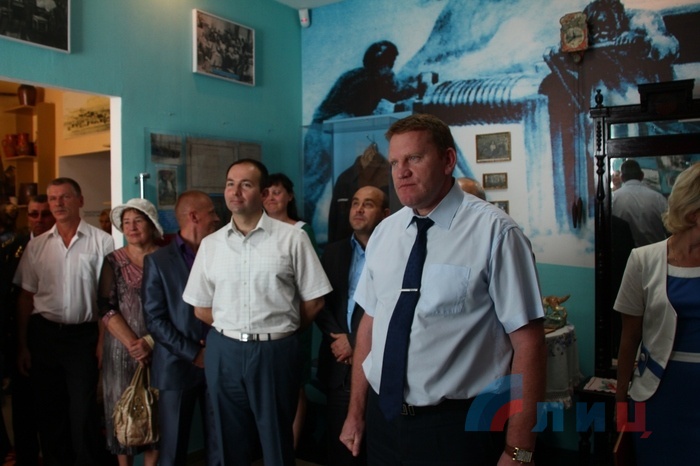 Рабочая поездка председателя Совмина ЛНР Геннадия Цыпкалова в Ирмино, 26 августа 2015 года