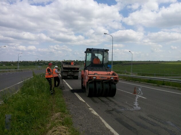 Ремонт автодороги на трассе Луганск-Изварино, 30 мая 2015 года