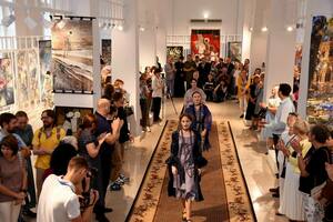 Выставка "Красота спасет мир" Московского союза художников открылась в галерее ЛГАКИ
