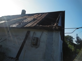 Крыша жилого дома в Свердловском районе сгорела из-за замыкания электропроводки – МЧС