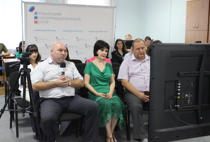 Скайп-конференция с руководством общественной антифашистской организации "Общество Достоевского" (Греция) в ЛуганскИнформЦентре, Луганск, 31 августа 2016 года