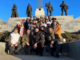Экскурсия по мемориальному комплексу Острая Могила для иностранных гостей Всемирного фестиваля молодежи, Луганск, 11 марта 2024 года