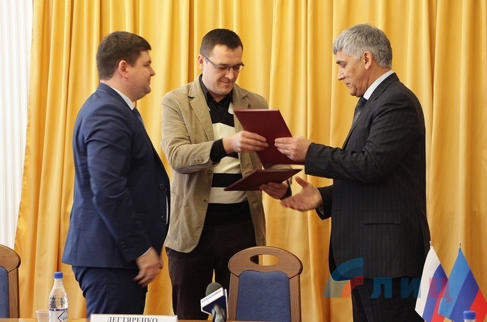 Подписание договора о сотрудничестве между поисковиками ЛНР и Астраханской области, Луганск, 14 марта 2017 года