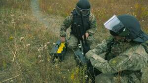 Сотрудники МВД на тренировке предотвратили условный подрыв путепровода украинской ДРГ