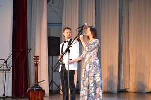 Артисты российской эстрады выступили на концерте в Старобельске по случаю Дня Республики