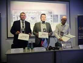 Спецгашение блока марок, посвященного Союзам журналистов ЛНР и России, прошло в Луганске
