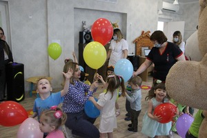 Эвакуированные в РФ из Республиканского дома ребенка дети вернулись в ЛНР
