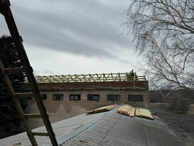 Алтайские строители приступили к восстановлению дома культуры в Металлисте