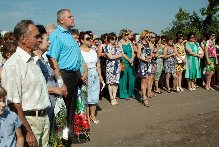 Митинг-реквием, посвященный годовщине освобождения поселка шахты "Новопавловская" от украинских карателей, Красный Луч, 12 августа 2015 года