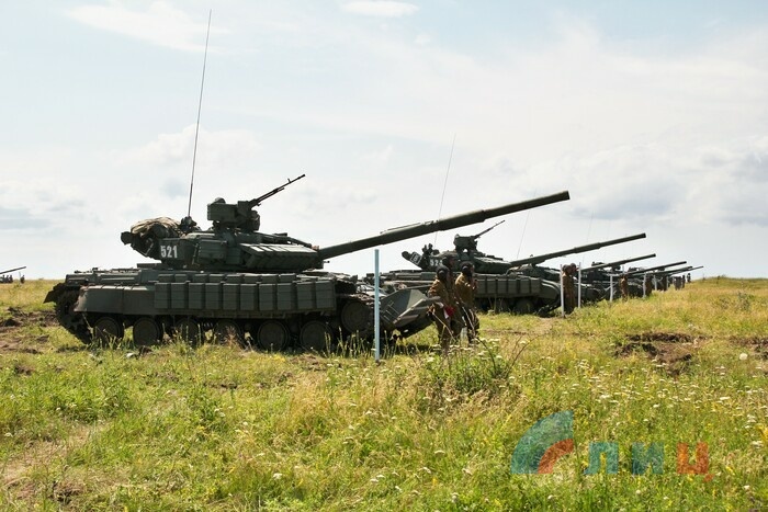 Занятия танкового батальона Народной милиции ЛНР, Лутугино, 6 июля 2015 года