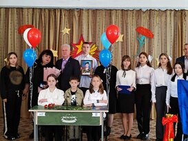 "Парта Героя" в честь защитника ЛНР открылась в его родной школе в Краснодоне