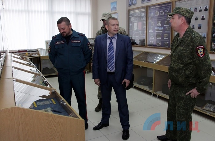 Посещение экспозиционного центра УИН МВД ЛНР, Луганск, 6 октября 2016 года