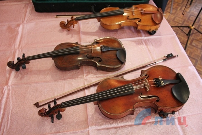 Концерт на старинных скрипках в Центре духовной культуры "София", Луганск, 11 ноября 2016 года