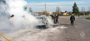Автомобиль с газовым баллоном в багажнике сгорел на заправке в Алчевске - МЧС
