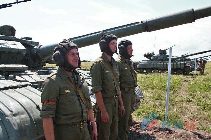 Занятия танкового батальона Народной милиции ЛНР, Лутугино, 6 июля 2015 года