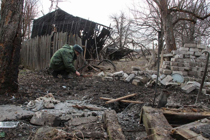 Последствия обстрела поселка Фрунзе со стороны ВСУ, Славяносербский  район, 26 марта 2019 года