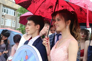 Городской бал выпускников общеобразовательных учреждений прошел в Алчевске