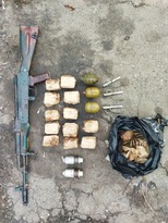 Сотрудники МВД изъяли из тайника в Зимогорье автомат, гранаты и более 670 патронов