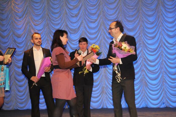 Шоу-группа из Севастополя дала благотворительный концерт в Луганске 