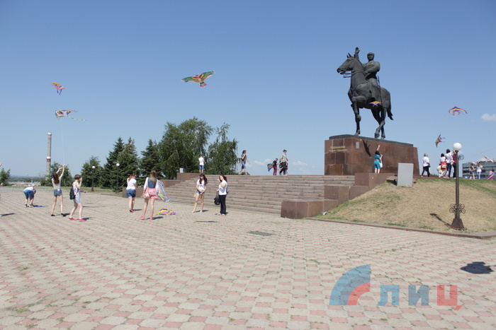 Фестиваль воздушных змеев, Луганск, 3 июля 2015 года