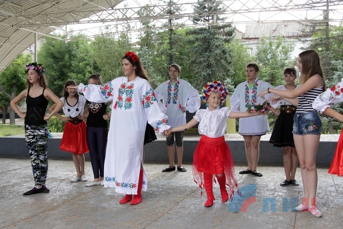 Молодежный проект "Танцы у фонтана", Луганск, 5 июля 2017 года
