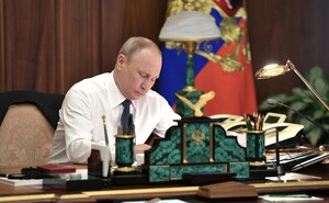 Путин поблагодарил всех, кто участвует в восстановлении Донбасса и Новороссии