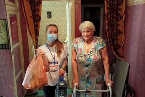 Волонтеры "Мира Луганщине" помогли более 3 тыс. находящихся на самоизоляции жителей ЛНР