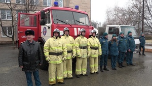 Красноярский край передал пожарно-техническое оборудование Свердловскому гарнизону МЧС ЛНР
