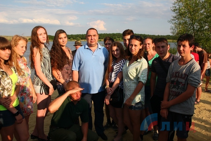 Открытие первого молодежного форума "Будущее Луганщины", Лутугино, 3 июля 2015 года. Фото: Александр Река / ЛИЦ