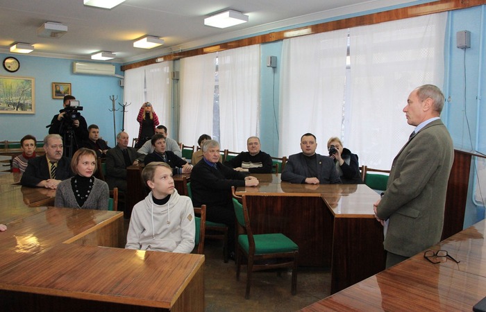 Вручение ноутбука талантливому подростку-инвалиду, Луганск, 19 декабря 2016 года