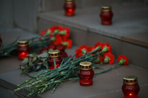Молодежные активисты почтили  на Острой Могиле память павших героев Донбасса