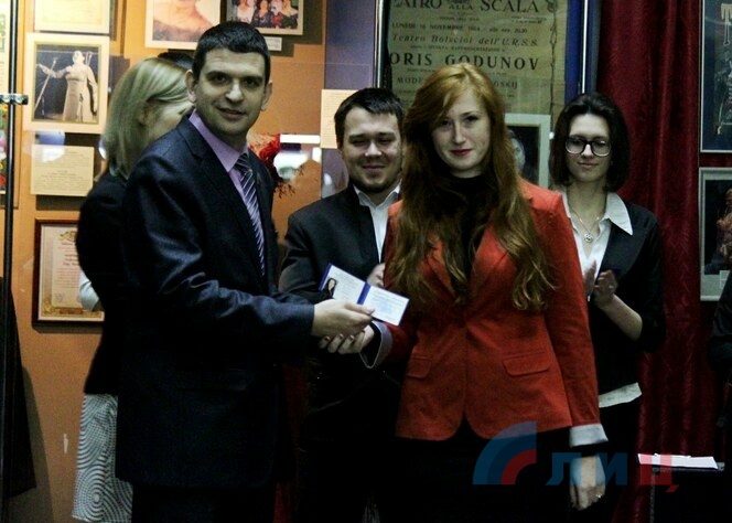 Торжественное посвящение в члены профсоюза студентов ЛГУ им. В.Даля, Луганск, 17 декабря 2015 года