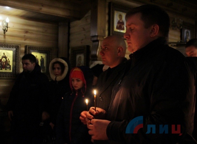 Акция, посвященная Дню памяти журналистов, погибших при исполнении профессиональных обязанностей, Луганск, 15 декабря 2015 года