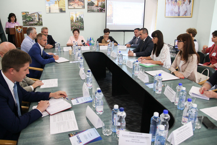 Посещение участниками Второго экономического форума ПАО "Луганск-Нива", Луганск, 1 сентября 2017 года