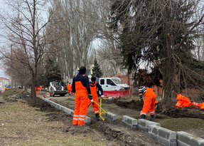 Дорожники приступили к ремонту участка дороги по улице Кирова в Луганске