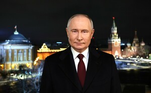 "Одна страна, одна большая семья": Путин поздравил россиян с Новым годом