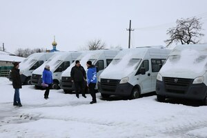 Минтранс передал девять пассажирских автобусов Марковскому району
