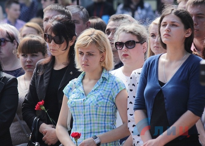Митинг-реквием по погибшим в результате авиаудара украинских ВВС 2 июня 2014 года, Луганск, 2 июня 2016 года