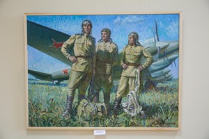 Выставка, посвященная Дню Победы, открылась в луганской Галерее искусств