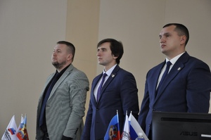 Молодежный парламент ЛНР избрал председателем Андрея Самойлова