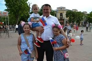 Жители Республики отметили День России митингами, концертами и автопробегами