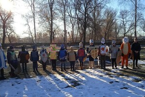 Юные жители Перевальщины провели "Картонные бои" на территории усадьбы Мсциховского