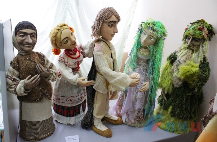 Выставка, приуроченная Международному дню кукольника, Луганск, 18 марта 2016 года