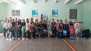 Депутат Народного Совета передала рюкзаки с подарками 50 первомайским школьникам