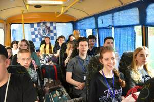 Школьники из Свердловска отправились на "Университетские смены" в Самару