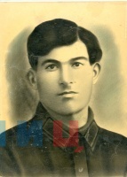 Атаев Абас Амир оглы (1905 – 1943). В Красной Армии с 1941 года. Скончался от ран.
