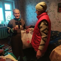 Общество Красного Креста передало гуманитарную помощь жителям Рубежного
