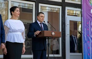 Врио Главы ЛНР и лидер ЛДПР поздравили студентов Луганского педуниверситета с Днем знаний