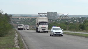 Очередной конвой МЧС РФ доставил в Луганск воду, крупы и электрооборудование – МЧС ЛНР